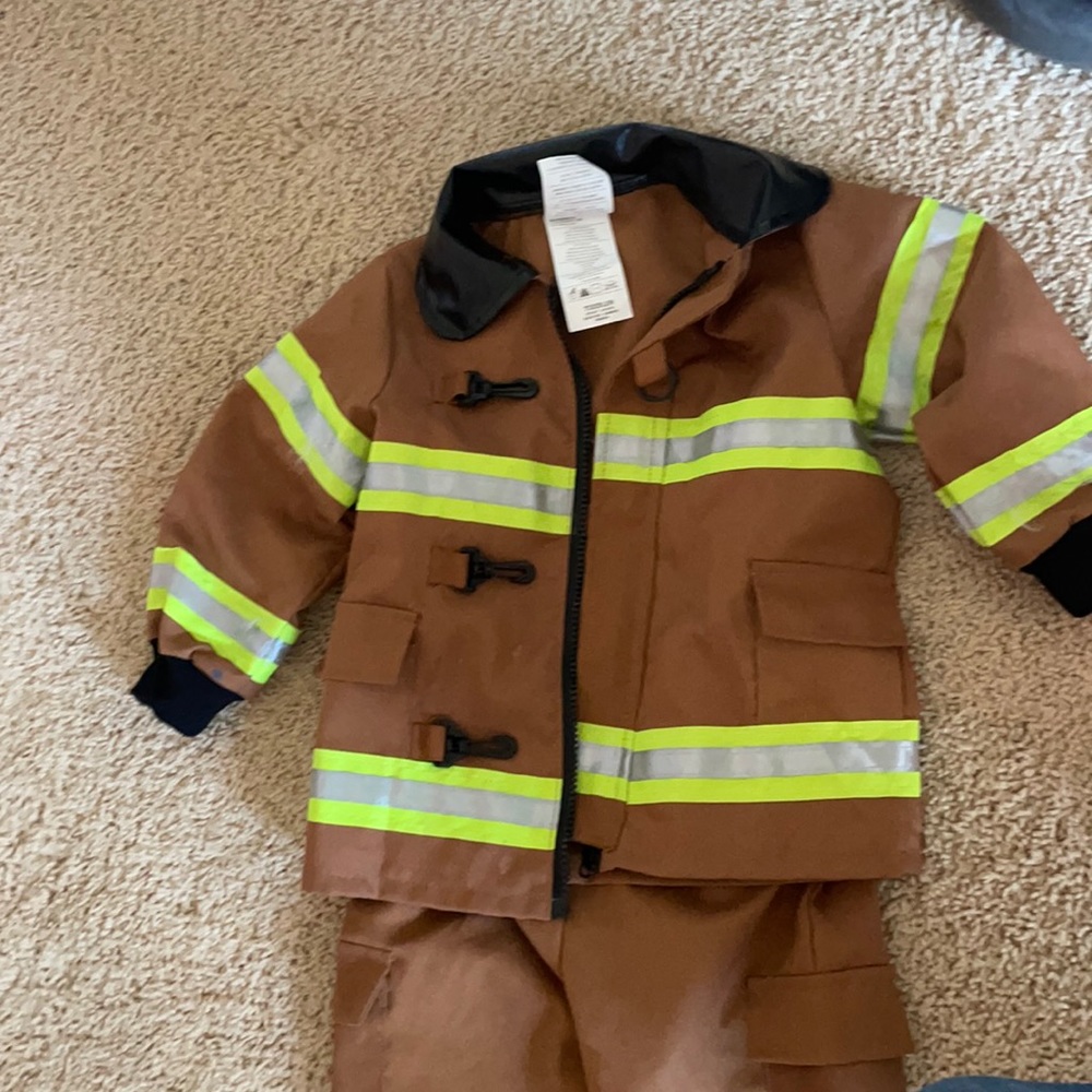 Firefighter 👩🏻‍🚒 costume